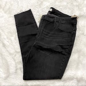 Madewell Jeans Women's Sz 36 Curvy High Rise Skinny Black Distressed Raw Hem